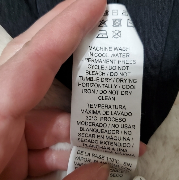 3/$30 ❤️ Puma Size XS Black Asymmetrical Hem Tank Top - Picture 11 of 15